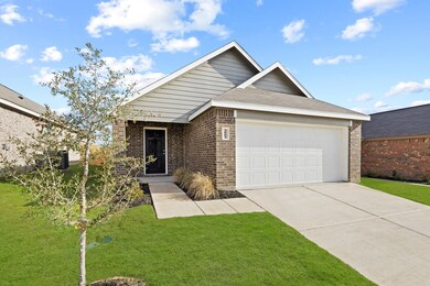 3904 Kings Dr, Ennis, TX 75119 - photo 2