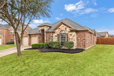 2907 Crystal Way, Grand Prairie, TX 75052 - photo 2