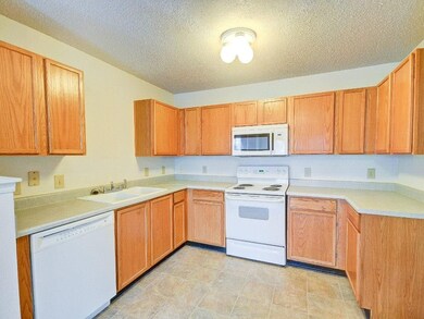 12726 Loyalty Dr, Fishers, IN 46037 - photo 5