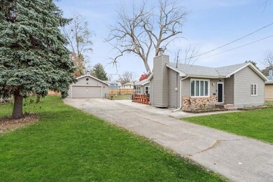 2116 E 25th St, Des Moines, IA 50317 - photo 2