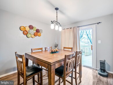 8504 Cavalry Ln, Manassas, VA 20110 - photo 5