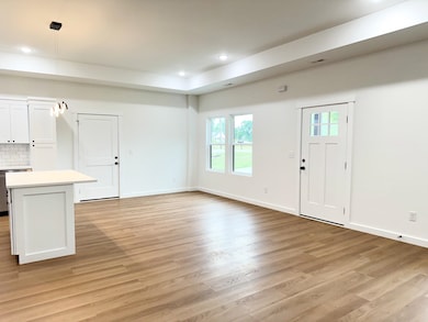 732 Old Corn Mill Rd, Cowpens, SC 29330 - photo 6