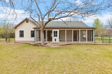 415 N Acorn St, Fredericksburg, TX 78624 - photo 7