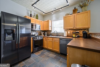 1431 Bay Overlook Dr, Woodstock, GA 30188 - photo 3