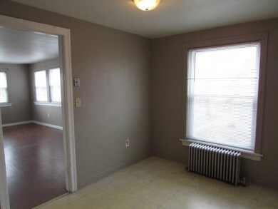 255 N Spring St unit 6, Elgin, IL 60120 - photo 4