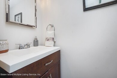 124 Blythe Place, Staten Island, NY 10306 - photo 6