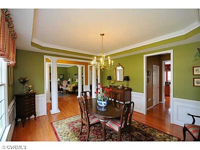 Dining Room - View from dining room to entry foyer