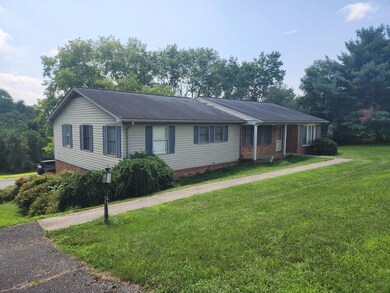 635 Stone Spring Rd, Harrisonburg, VA 22801 - photo 2