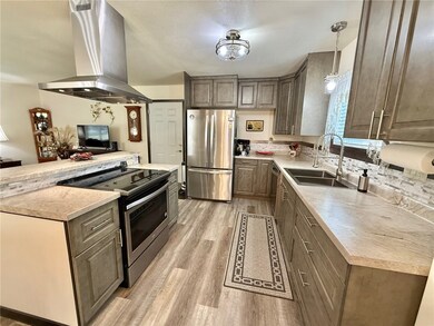 1231 Maleda Dr, Eau Claire, WI 54703 - photo 4