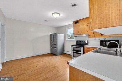 5908 Medora Rd, Linthicum Heights, MD 21090 - photo 7