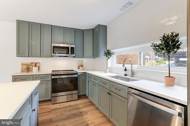 11551 Links Dr, Reston, VA 20190 - photo 7