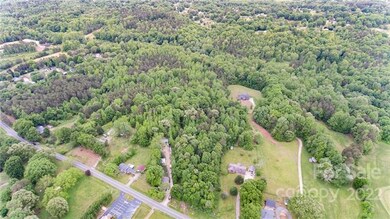 4637 Rainbow Dr, Kannapolis, NC 28081 - photo 2