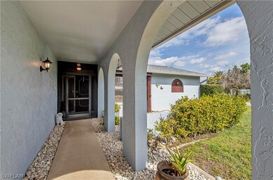 NEWER SCREENED ENTRYWAY 
