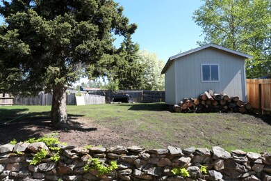 Bulen backyard photo 3