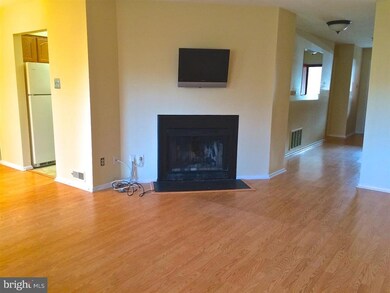 204A Cypress Point Cir unit 204A, Mount Laurel, NJ 08054 - photo 2