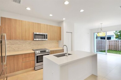 10270 NW 72nd Terrace, Doral, FL 33178 - photo 2