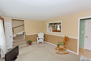 1228 Hemlock St, Schenectady, NY 12306 - photo 4