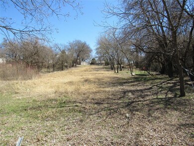 611 N Mill St, Weatherford, TX 76086 - photo 2