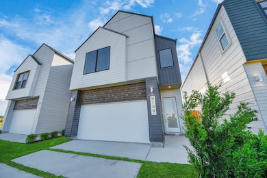 9146 Besos Ln, Houston, TX 77051 - photo 2