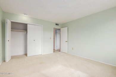 14034 N Newcastle Dr, Sun City, AZ 85351 - photo 4