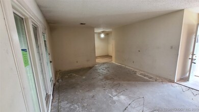 6014 S Madison Place, Tulsa, OK 74105 - photo 3