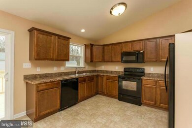 19 Nicholson Dr, Colonial Beach, VA 22443 - photo 5