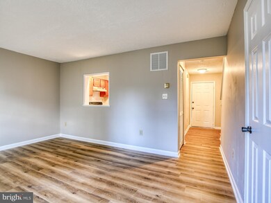 709 Georgetowne Ct, Stephens City, VA 22655 - photo 4