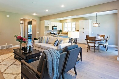 47wVillageCir-005