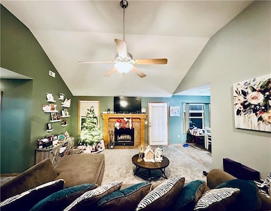 307 Division St, Knob Noster, MO 65336 - photo 3