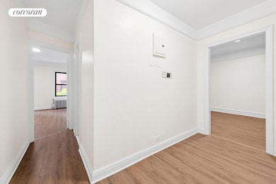 44-14 Newtown Rd unit 1O, Astoria, NY 11103 - photo 4
