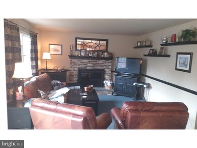 154 Sterling Dr, Perkasie, PA 18944 - photo 4