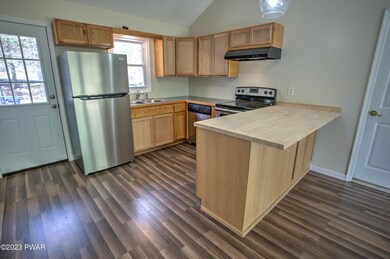 184 Eastwood Cir, Hawley, PA 18428 - photo 6