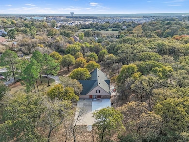 1522 Oakwood Dr, Denton, TX 76205 - photo 3