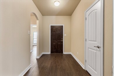 713 Oakmont Dr, Ennis, TX 75119 - photo 5