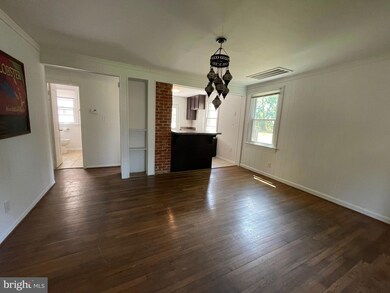 202 Locust Ave, Colonial Beach, VA 22443 - photo 3