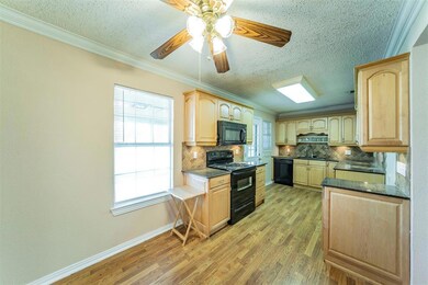 615 Brookfield Dr, Hurst, TX 76053 - photo 6