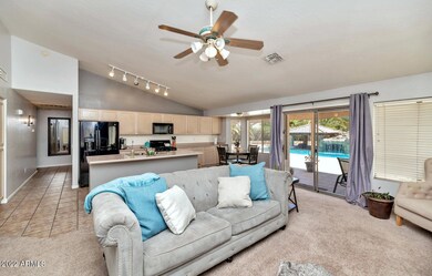 4360 E Ellis Cir-large-007-009-4360 E El
