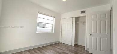 5960 NE 5th Ct unit 4, Miami, FL 33137 - photo 6