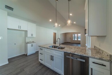 886 Sabine Ave, Cleburne, TX 76031 - photo 5