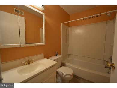403 Lindsey Ct unit 403, Marlton, NJ 08053 - photo 6