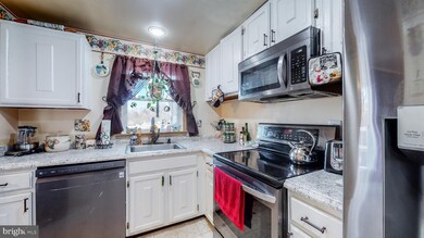 10 Red Bud Ct, Essex, MD 21221 - photo 7