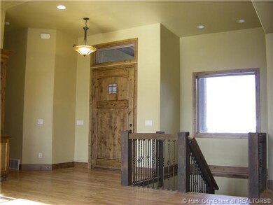 Entry/Foyer.