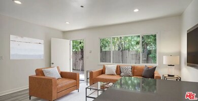 656 Indiana Ave unit 2, Venice, CA 90291 - photo 2