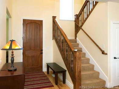 Entry/Foyer.