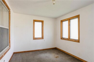 1717 Leland Ave, Des Moines, IA 50315 - photo 3