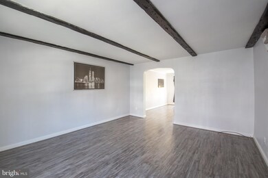 6870 Clover Ln, Upper Darby, PA 19082 - photo 5