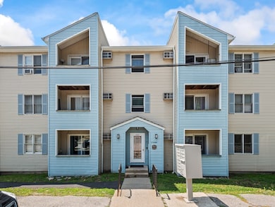 7 Gibbs St unit 4, Worcester, MA 01607 - photo 3