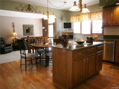 985 Castlebar Dr, North Tonawanda, NY 14120 - photo 5