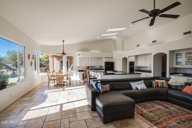 9025E Carol Family Kitchen