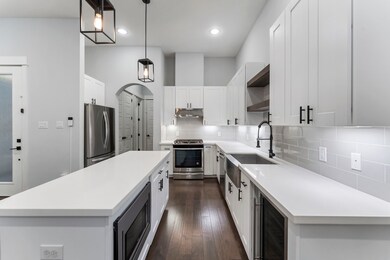 113 Coronado St, Houston, TX 77009 - photo 4